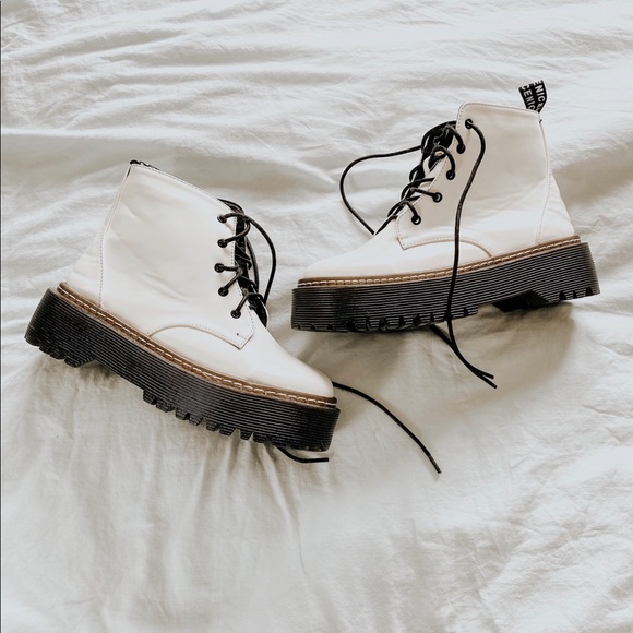 Shoes - White Doc Martin Look Alikes